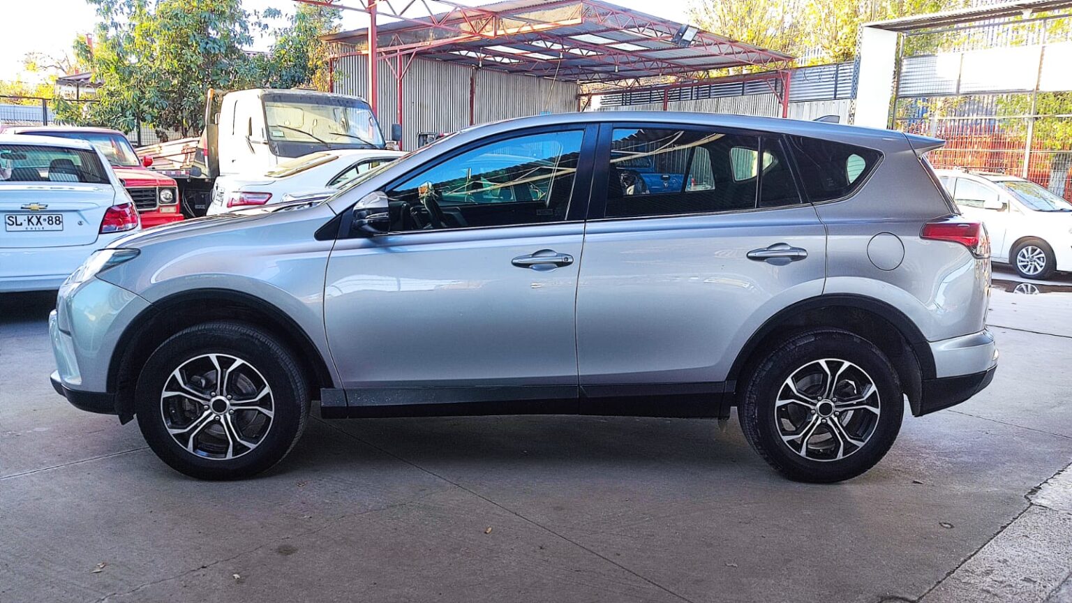 Toyota RAV4 — foto 16 de 40