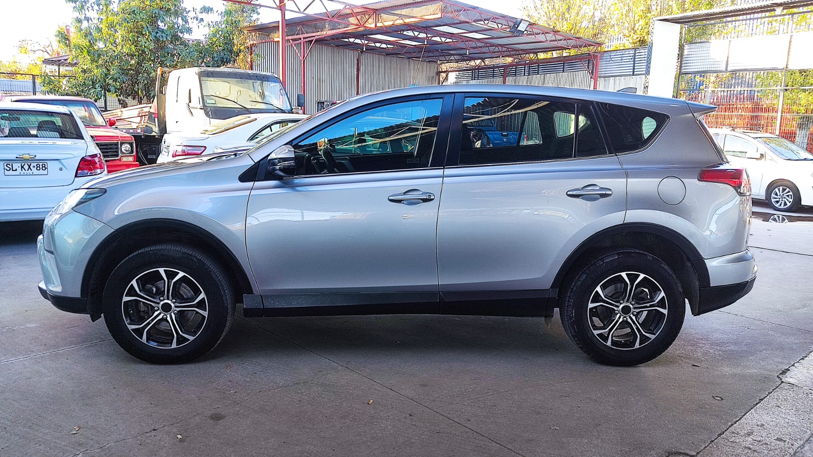 Toyota RAV4 — foto 15 de 40
