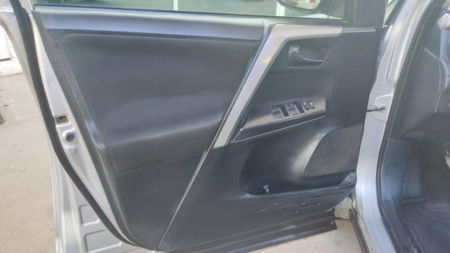 Toyota RAV4 — foto 30 de 40