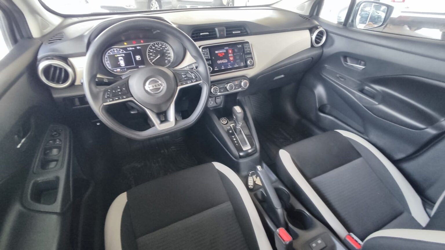 Nissan Versa — foto 20 de 40