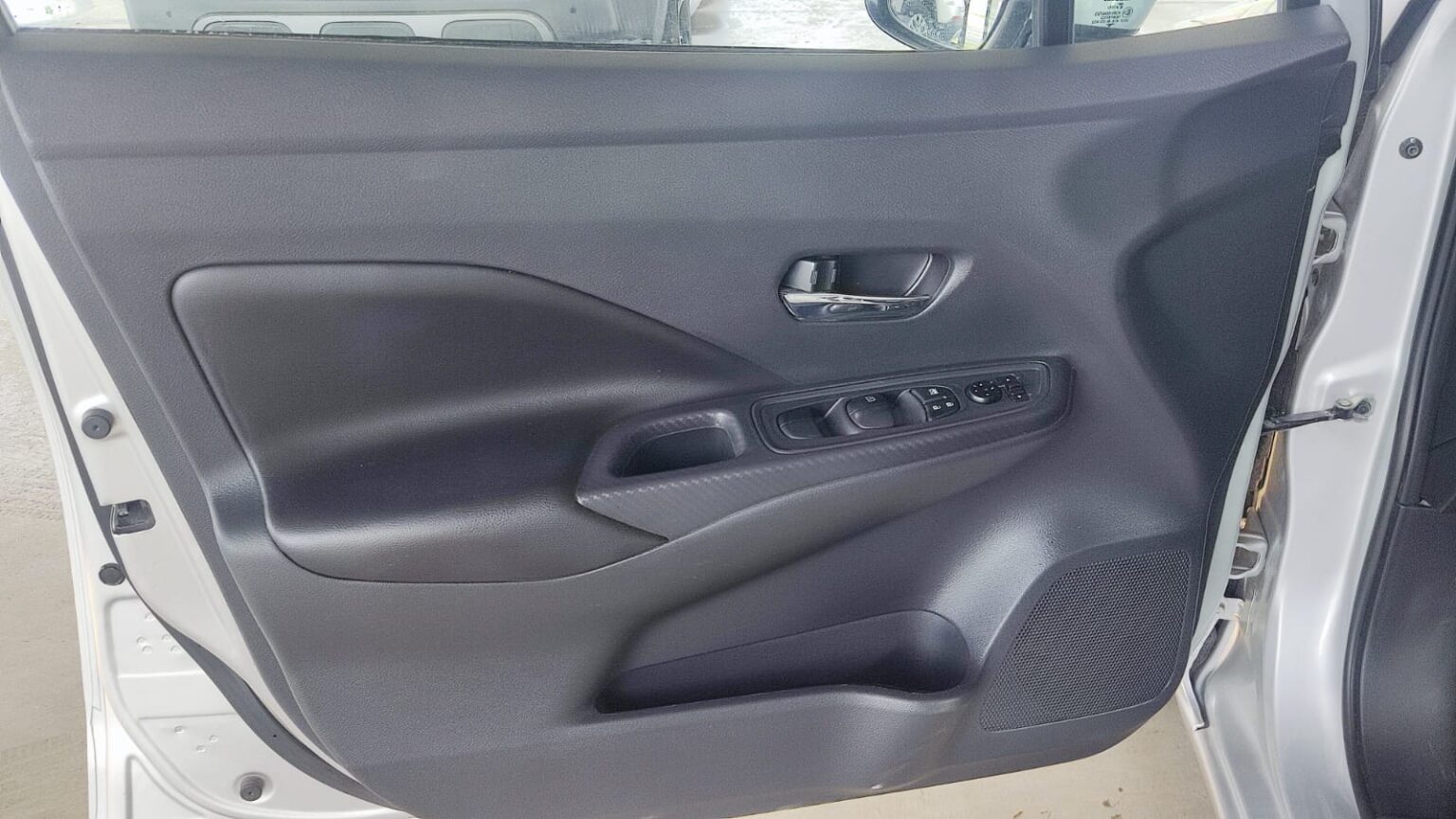 Nissan Versa — foto 30 de 40