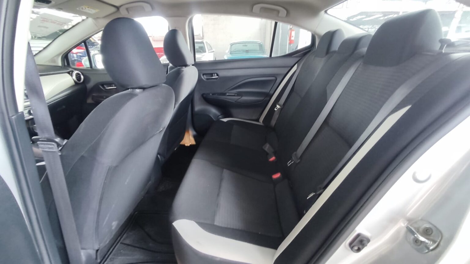Nissan Versa — foto 34 de 40