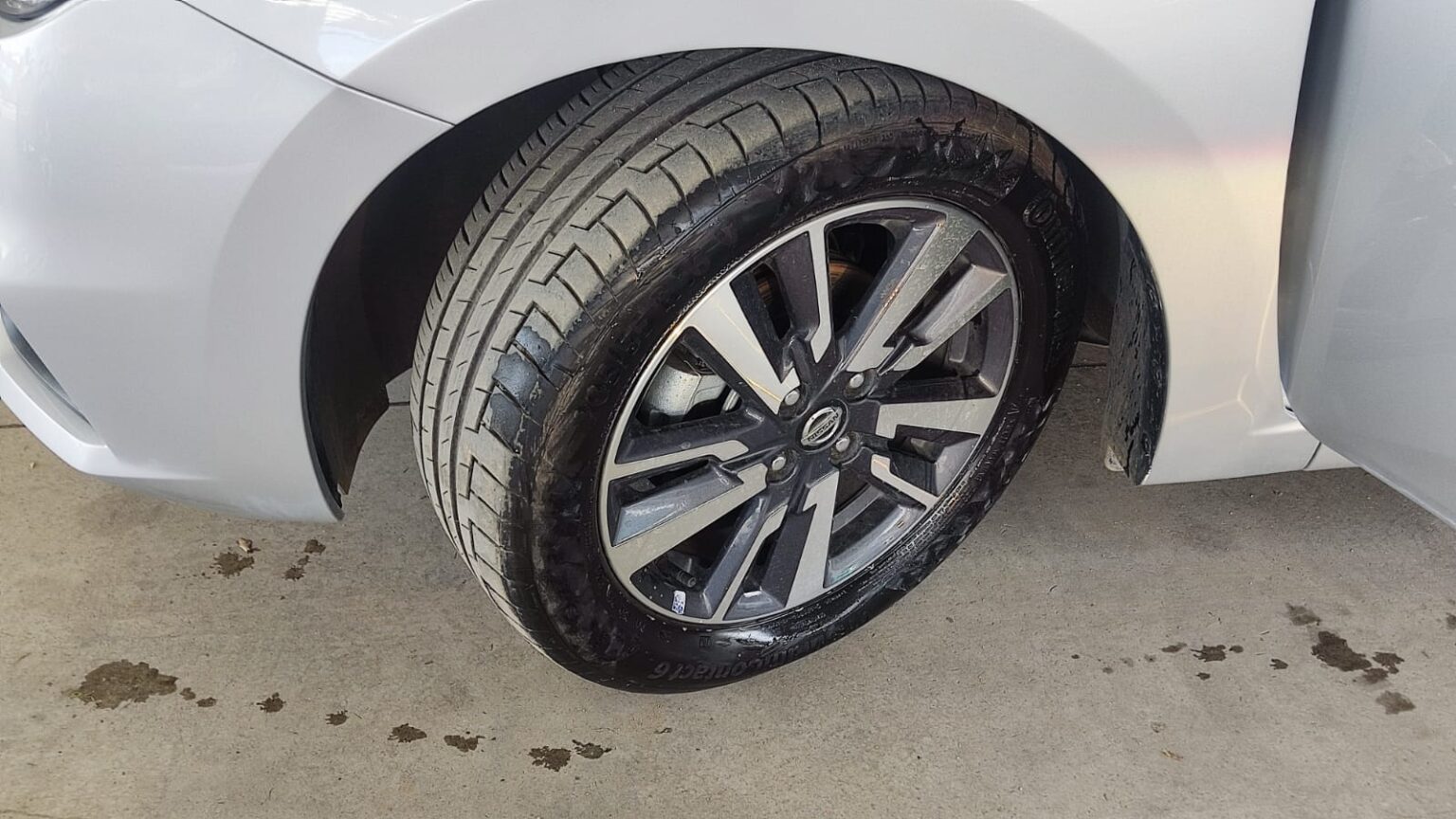Nissan Versa — foto 40 de 40