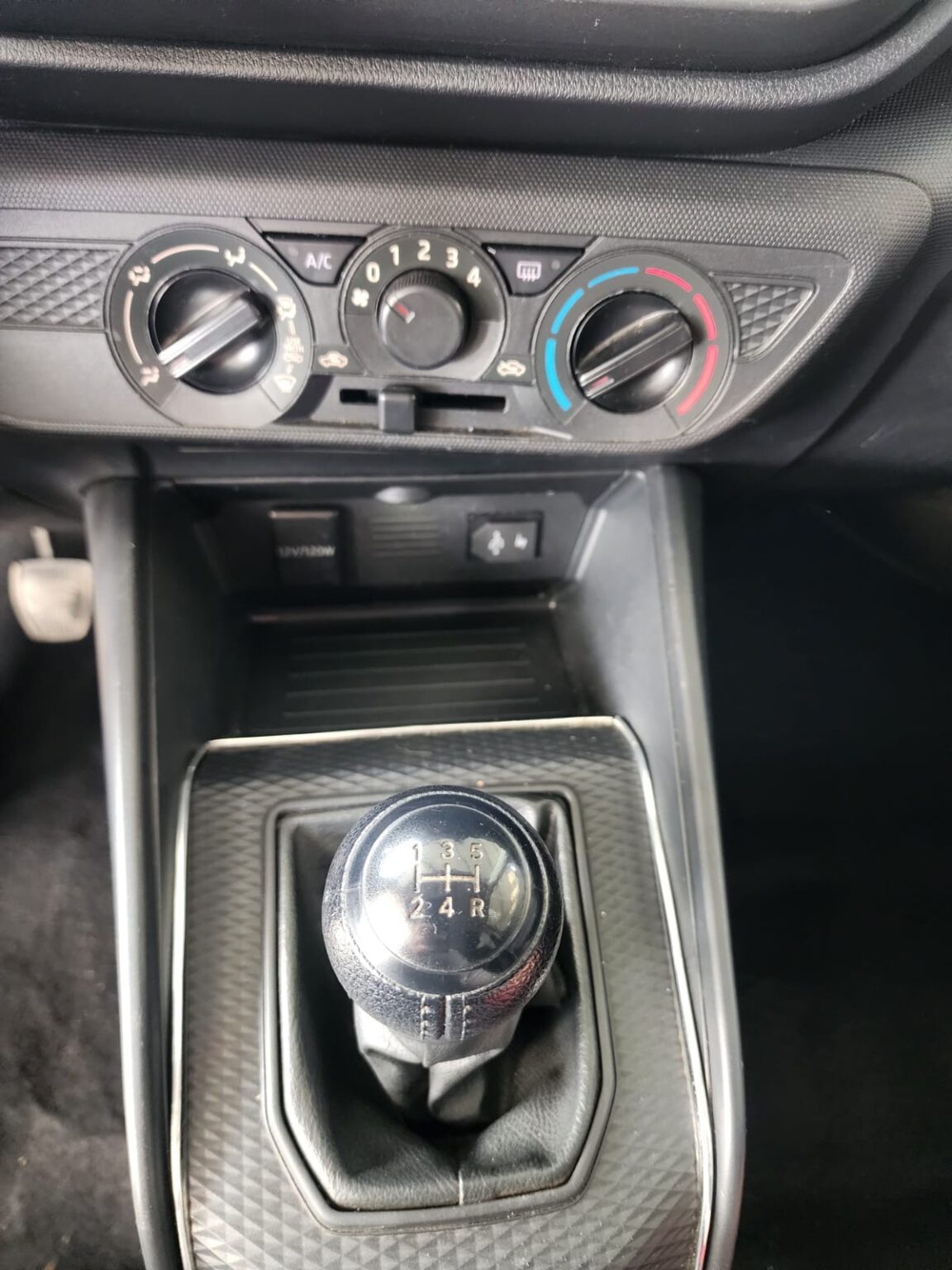 Toyota Raize — foto 28 de 40